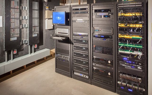 Техническое помещение умный дом, мультирум, умное освещение.