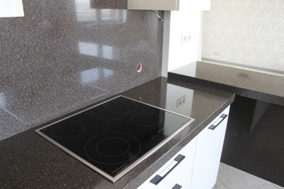 Столешница кухонная со стеновыми панелями