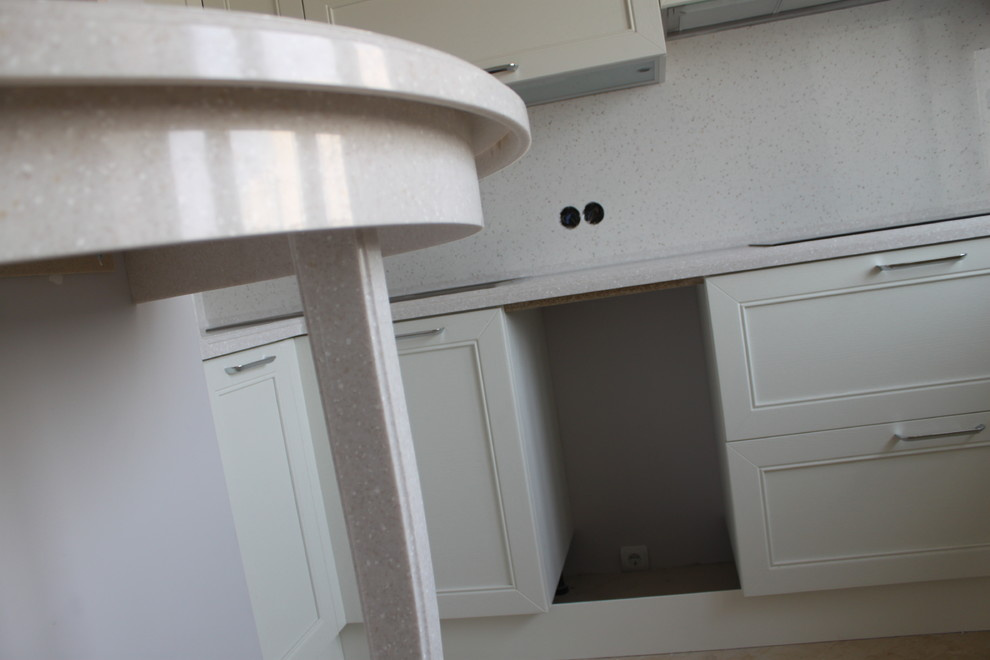 Столешница кухонная и полукруглый стол с ногой из камня!