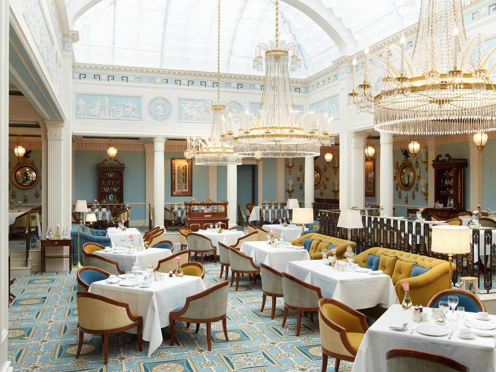 отель Lanesborough в Лондоне, где вся корпусная мебель-фабрики Jonathan Charles