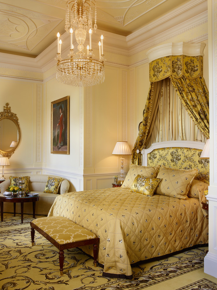 отель Lanesborough в Лондоне, где вся корпусная мебель-фабрики Jonathan Charles