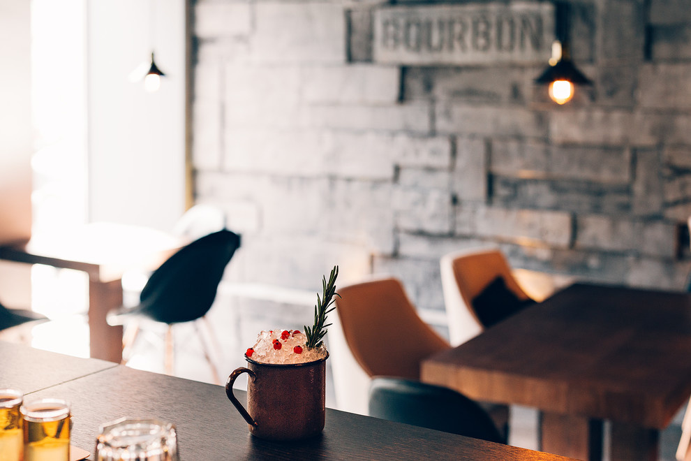 Реализация дизайн проекта бара Bourbon