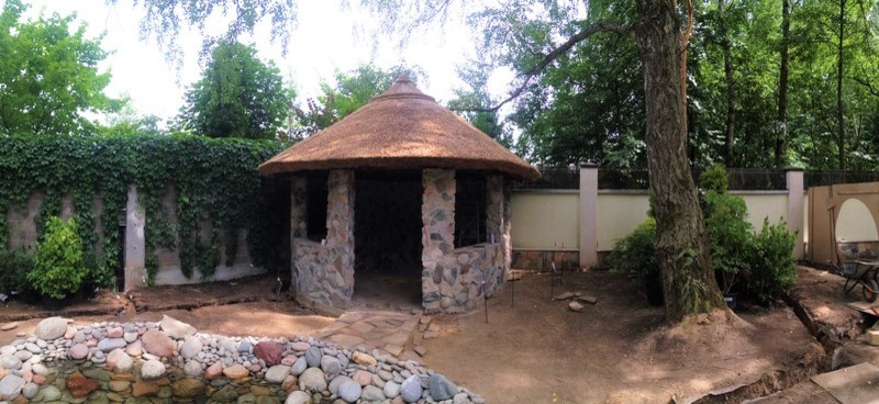 БЕСЕДКА С КРЫШЕЙ ИЗ КАМЫША. БРОШИРОВАНИЕ СТРОПИЛЬНОЙ ЧАСТИ.