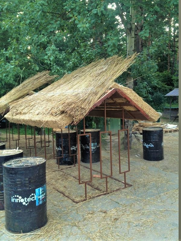ДРОВНИКИ. КРЫША ИЗ КАМЫША. 15 М2.