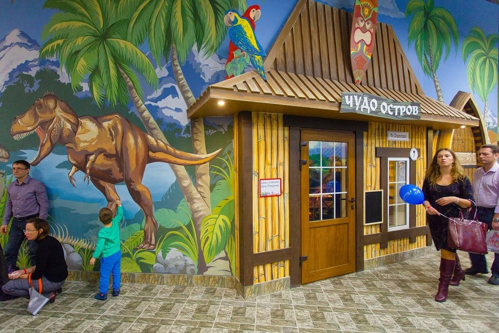 Детский город профессий "КидБург" в Санкт-Петербурге