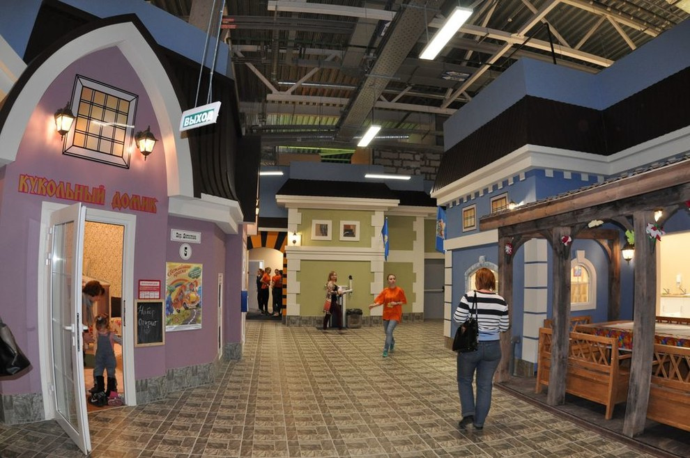 Детский город профессий "КидБург" в Санкт-Петербурге