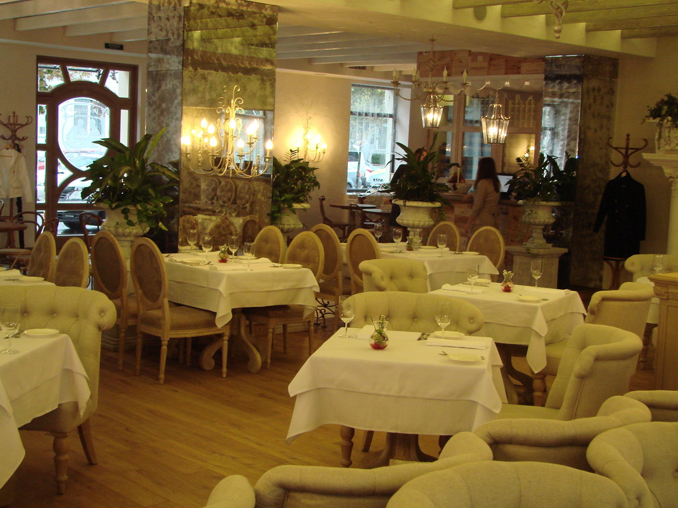 Ресторан "Виноград", Киев, ул. Саксаганского, 83