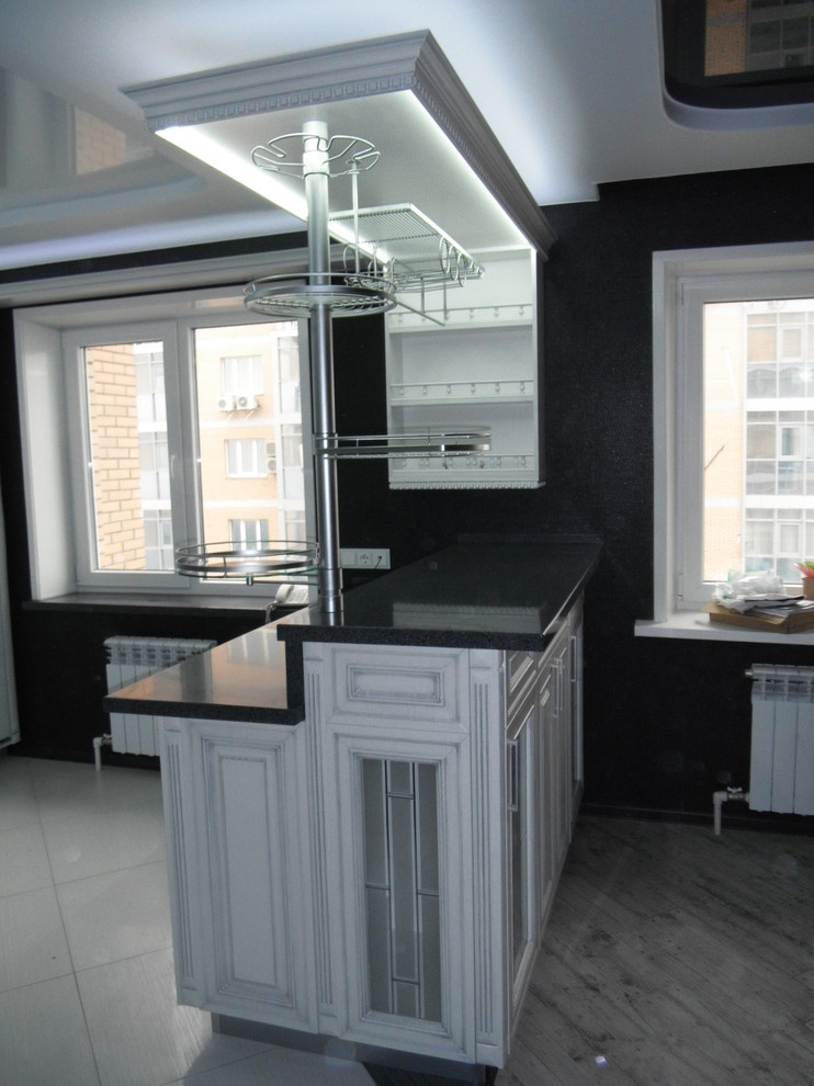 Кухня  с каменной столешницей