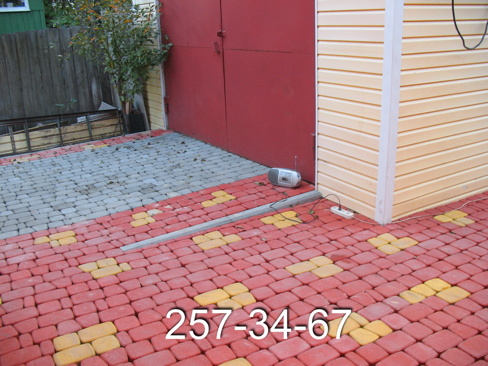 Укладка тротуарной плитки фото