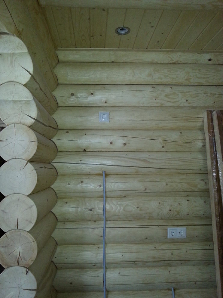 Электромонтажные работы в домах из оцилиндрованного бревна.