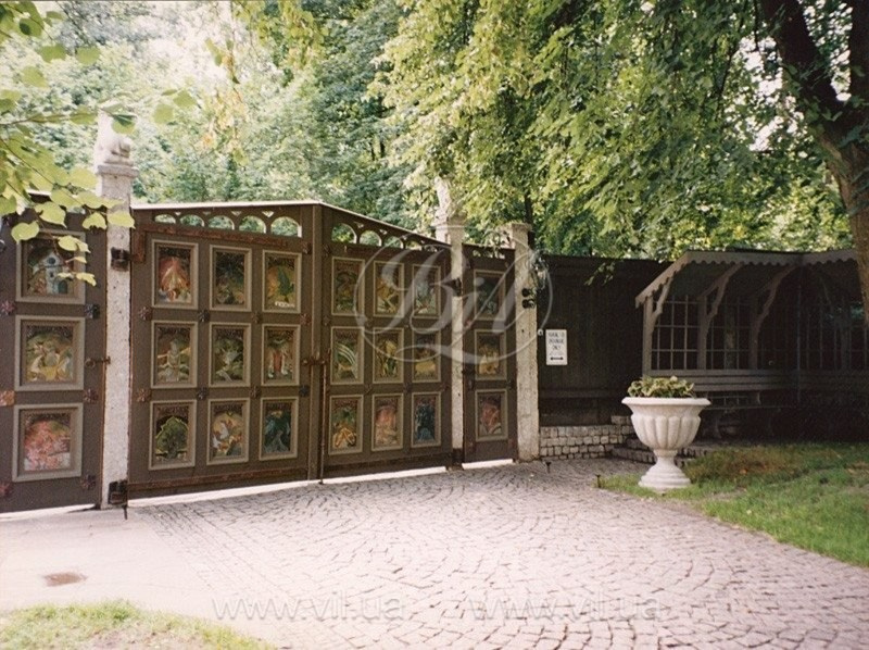 Объект: 1250 м2.