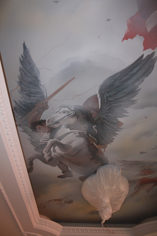 Апартаменты в Москве. Роспись потолка и стен.