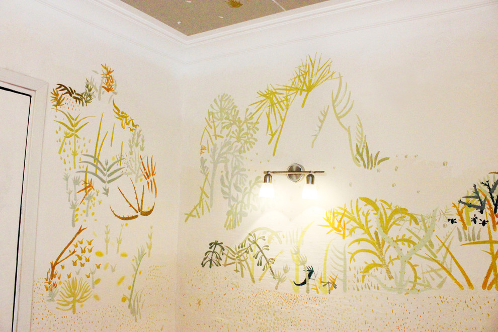 Комната с тропическим мотивом / The room with tropical painting