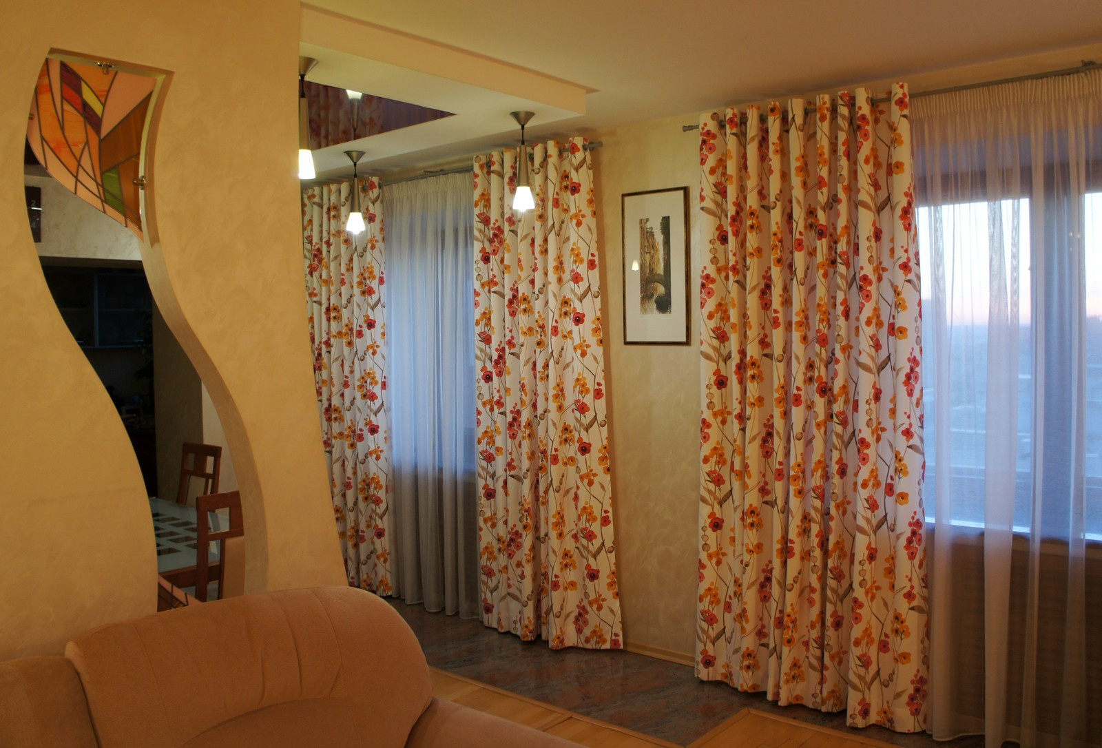 Новые шторы в гостиную-столовую.