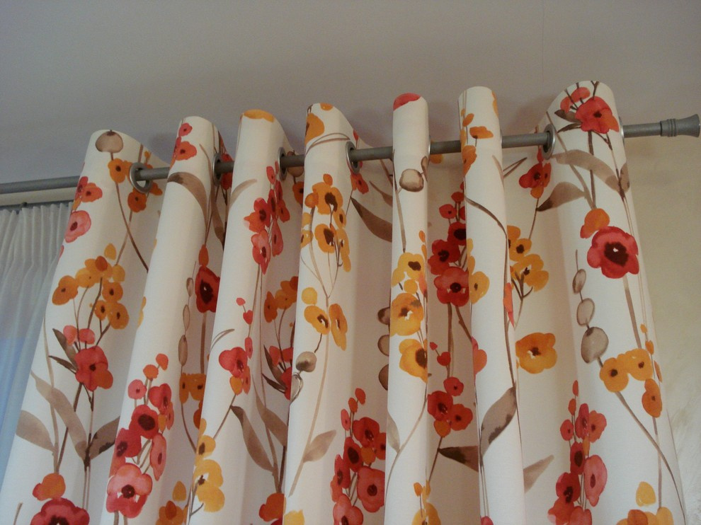 Новые шторы в гостиную-столовую.