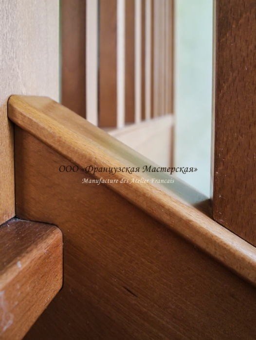 Лестница в загородном доме. 2012 год