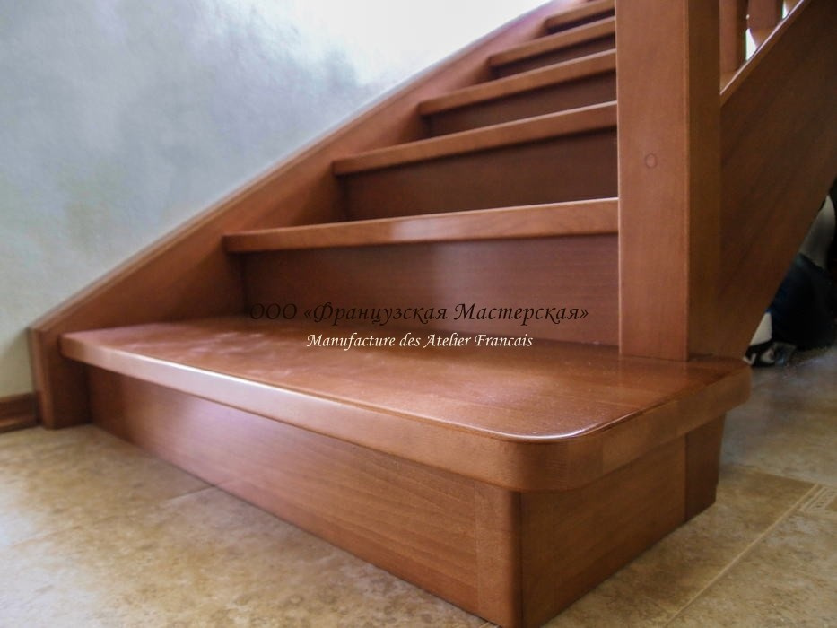 Лестница в загородном доме. 2012 год