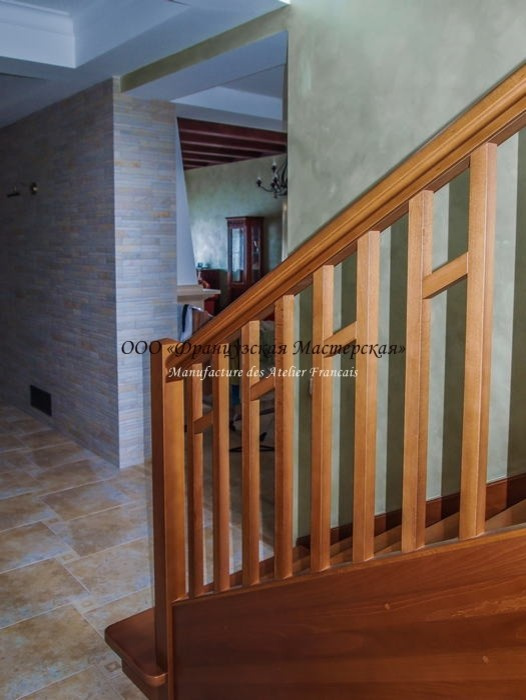 Лестница в загородном доме. 2012 год