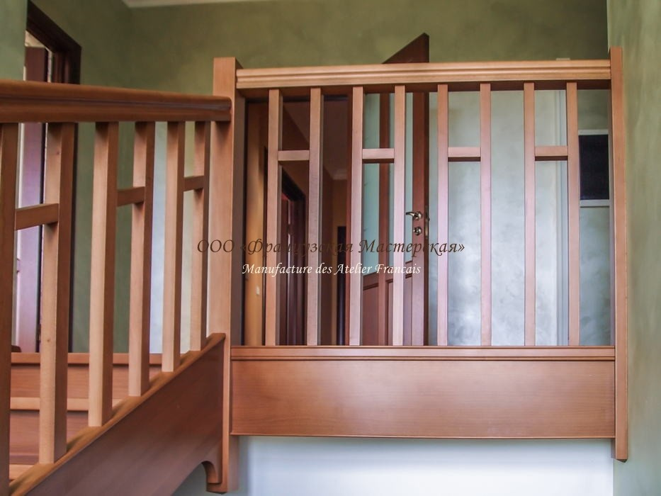 Лестница в загородном доме. 2012 год