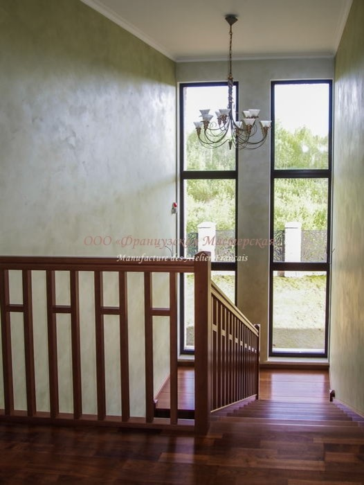 Лестница в загородном доме. 2012 год