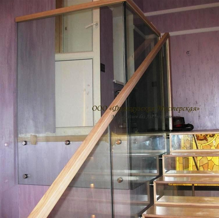 Обложка проекта: Лестница с ограждением из стекла. 2012 год
