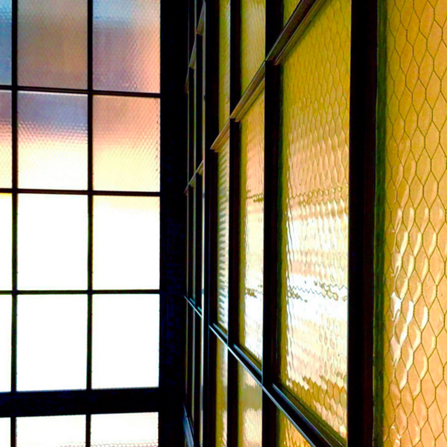 Стеклянные перегородки. Стальной профиль.