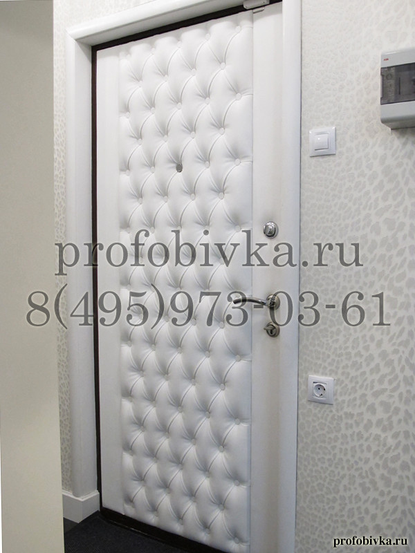 Каретная стяжка на двери