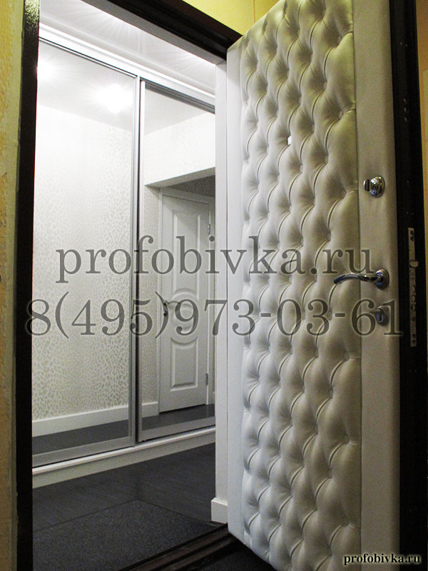 Каретная стяжка на двери