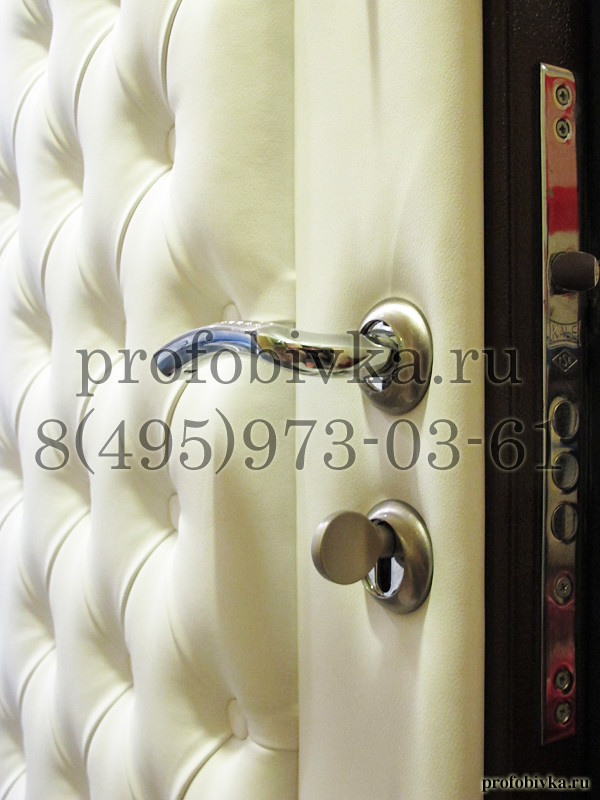 Каретная стяжка на двери