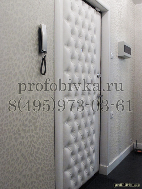 Каретная стяжка на двери