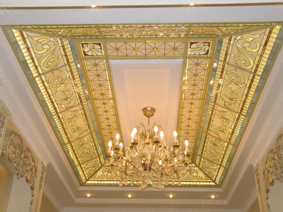 Витражи в интерьере квартиры