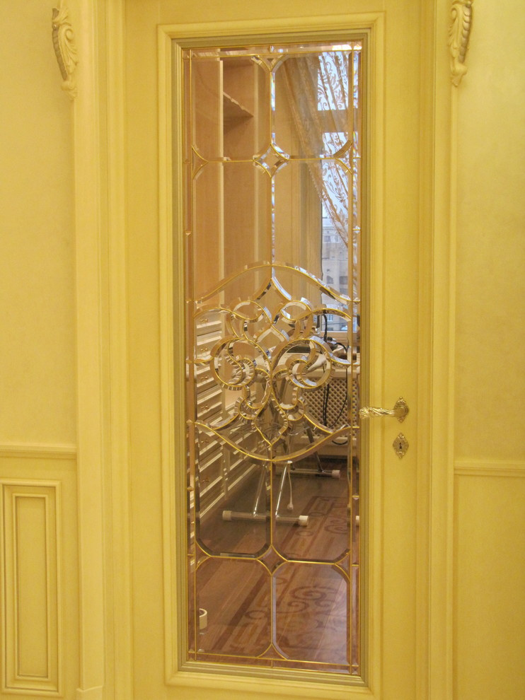 Витражи в интерьере квартиры