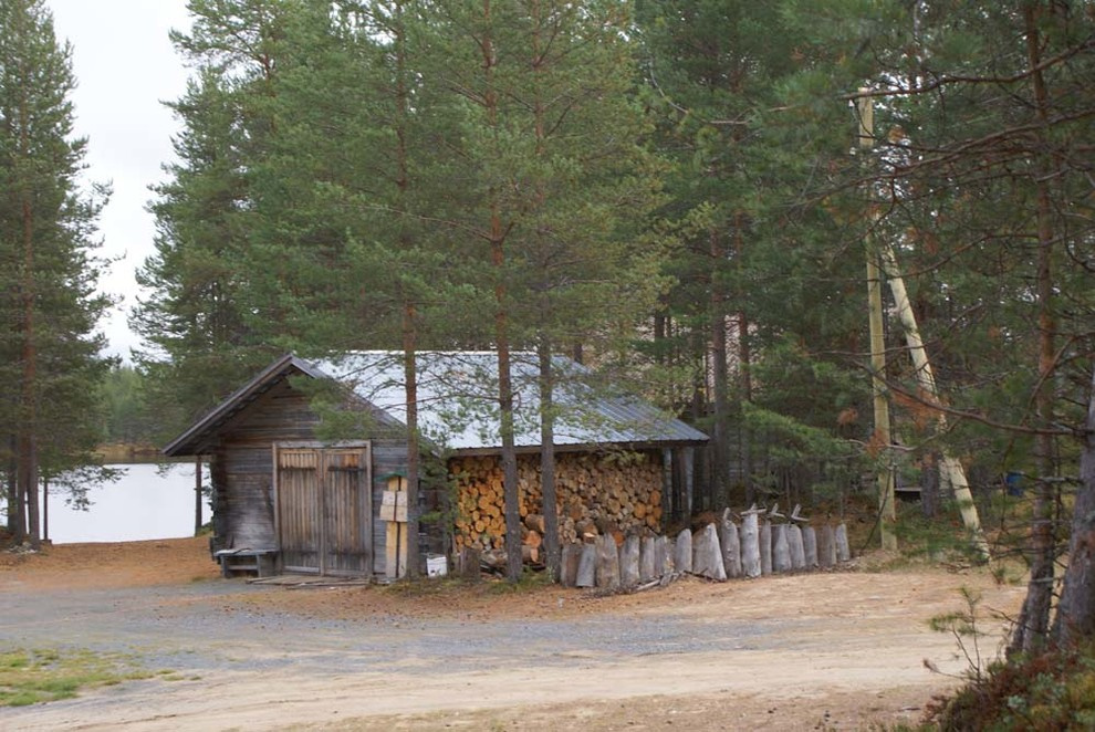 Карелия, лесной хутор на озере