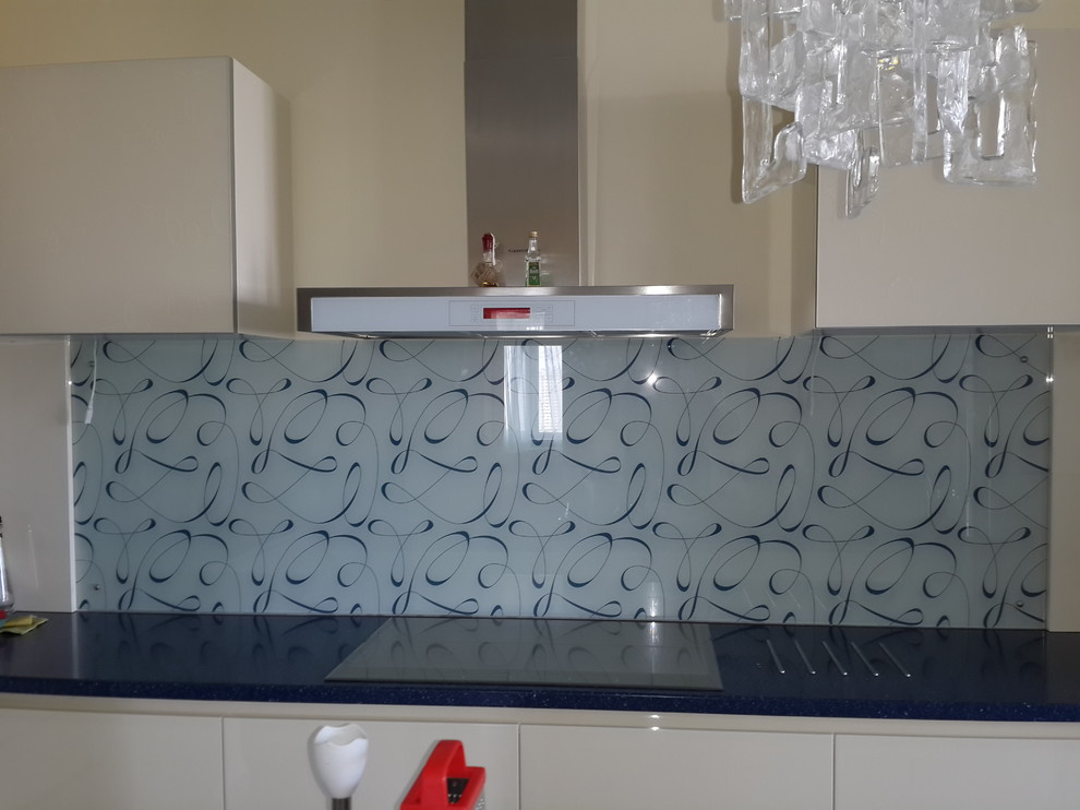 Кухонный фартук из стекла (тематика: абстракция и текстура)