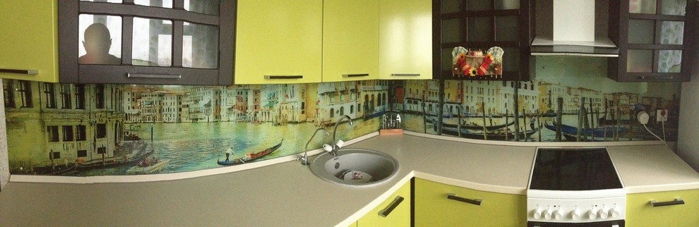 Кухонный фартук из стекла (тематика: города)