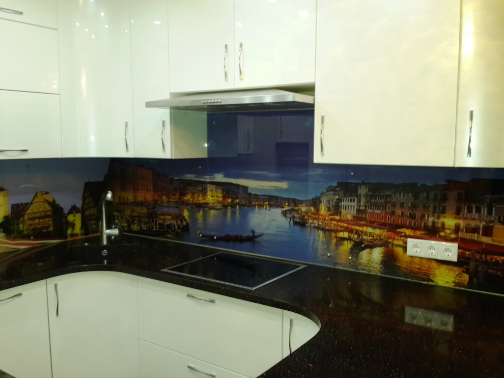 Кухонный фартук из стекла (тематика: города)