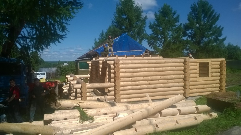 Деревянный дом из калиброванного бревна диаметром 26-28 см . Д.Лубянка Пермский