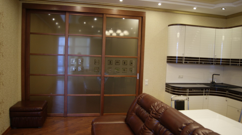 межкомнатные перегородки из массива бука, тонированы. Производитель фабрика АЛЬД