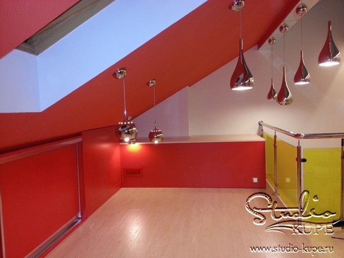 Шкафы в мансарде