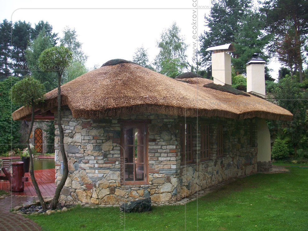 Камышовая кровля, фасады и интерьеры