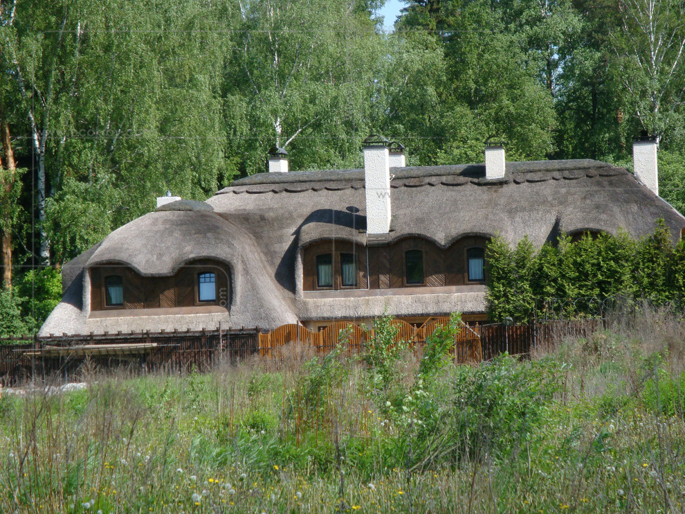 Камышовая кровля, фасады и интерьеры