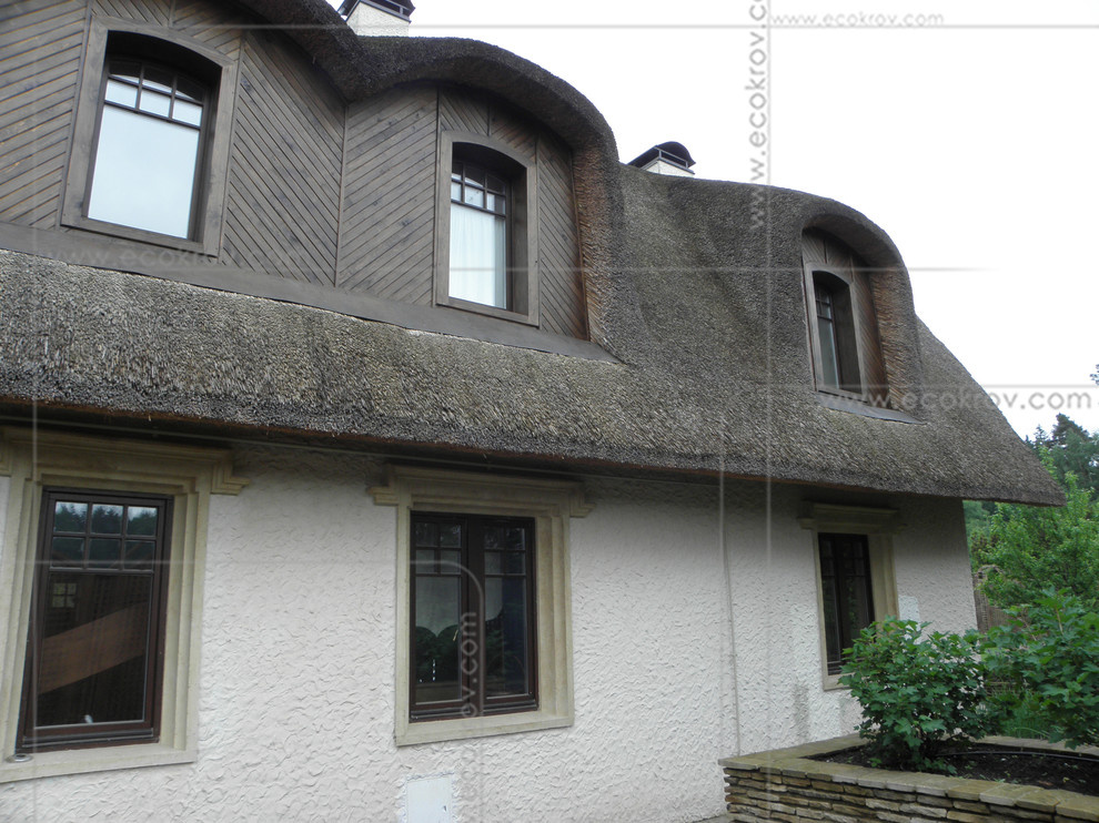 Камышовая кровля, фасады и интерьеры