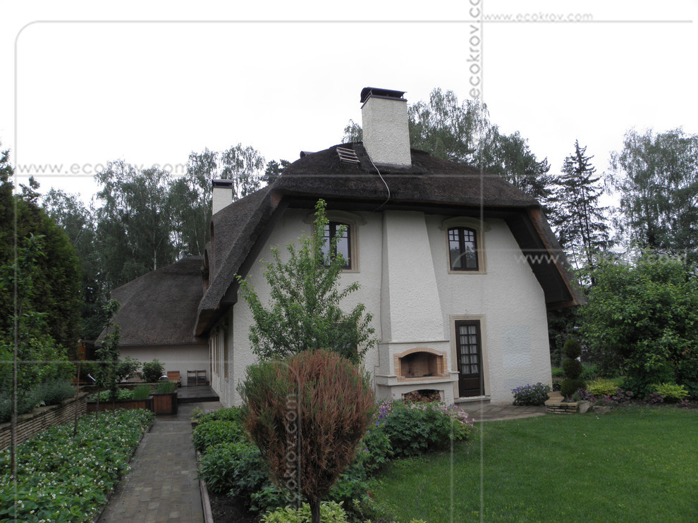 Камышовая кровля, фасады и интерьеры