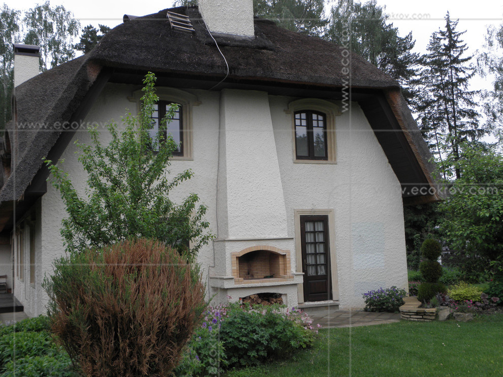 Камышовая кровля, фасады и интерьеры