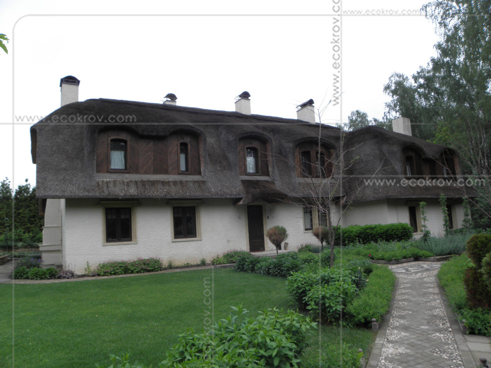 Камышовая кровля, фасады и интерьеры