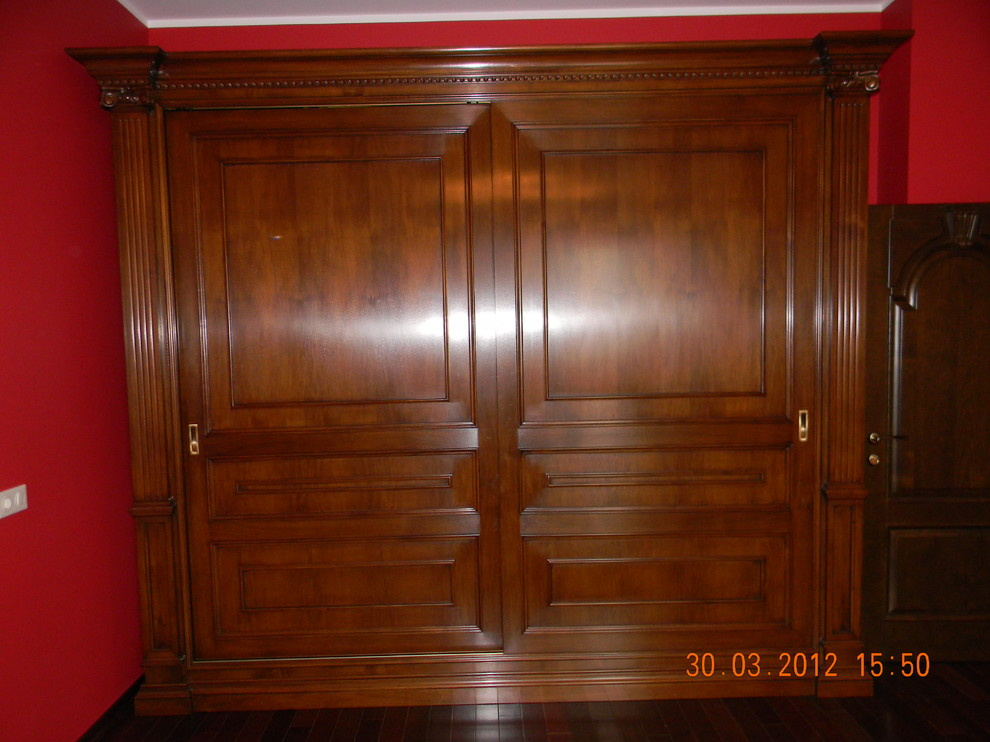 Классический интерьер и современная спальня для сына