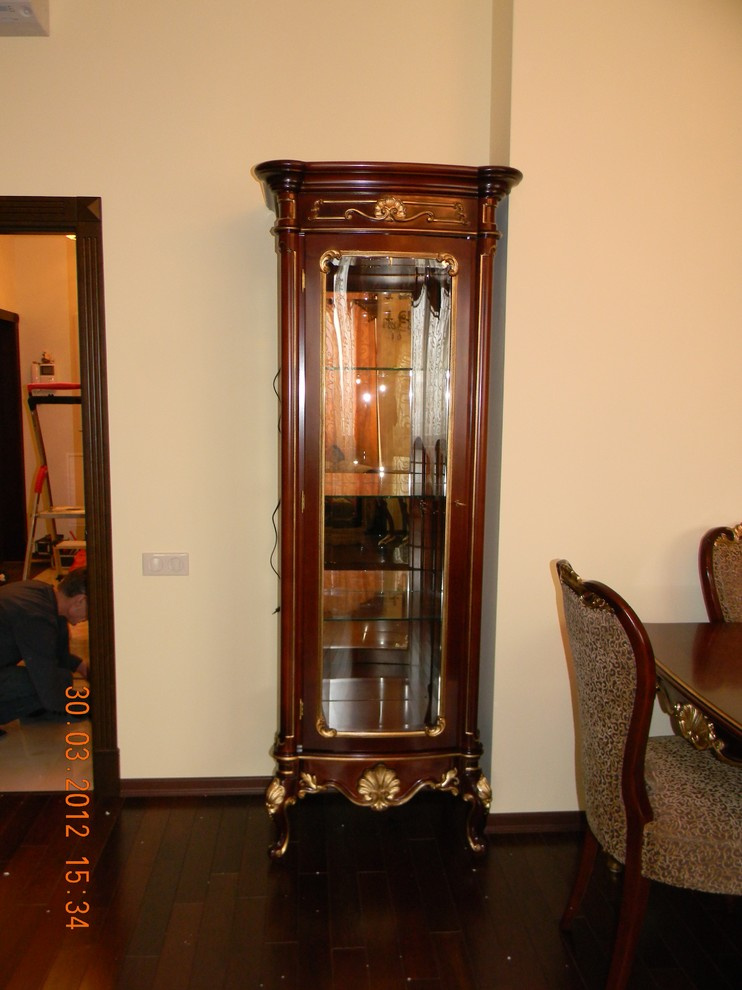 Классический интерьер и современная спальня для сына