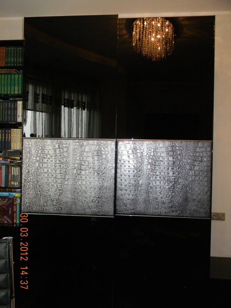 Классический интерьер и современная спальня для сына