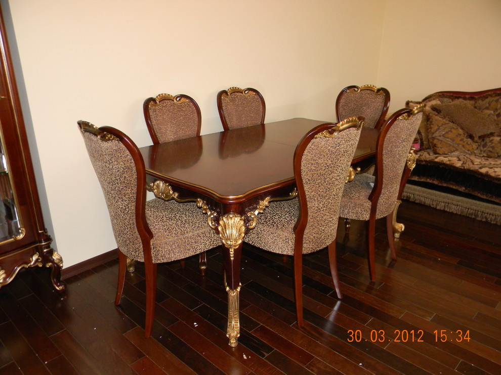 Классический интерьер и современная спальня для сына