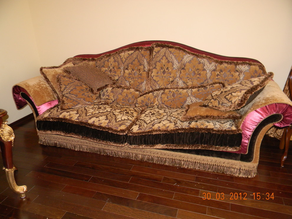 Классический интерьер и современная спальня для сына